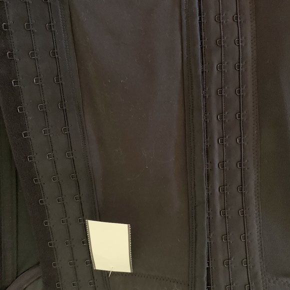 Bustier/Corset - Picture 7 of 9